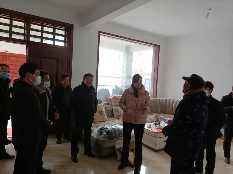心系乡亲们  春节送温暖