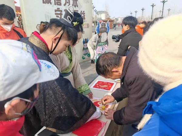 阳光财险周口中支组织开展“保障金融权益，助力美好生活”宣传活动