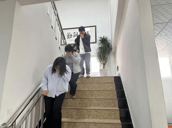 阳光财险周口中支组织开展消防 安全培训及演练活动